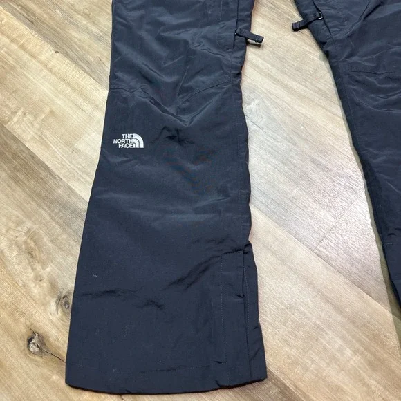 The North Face women's HyVent waterproof insulated snow/ski pants Size Small - Picture 3 of 16